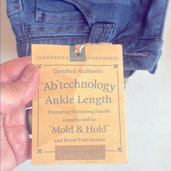 Democracy Blue Ankle Jeans with Ab Technology - Picture 1 of 4
